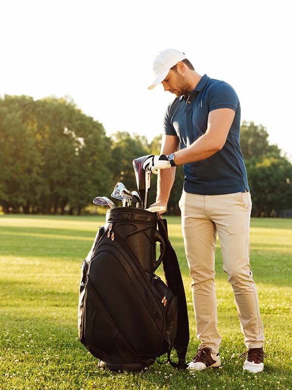 How to Choose the Perfect Golf Bag